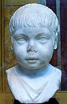 048. Buste en marbre dun enfant romain a lepoque dAuguste (50 p.C.).jpg